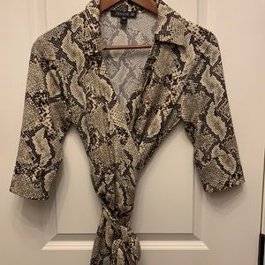 Femme de Carrière wrap dress